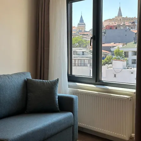 Roys & 4* Istanbul