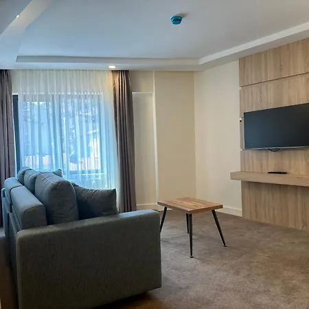 Roys & Hotel 4*