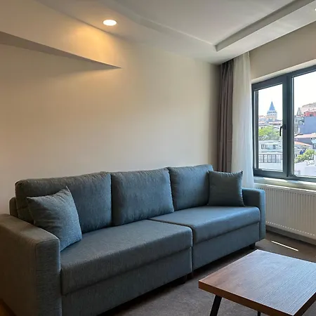 Roys & 4* Istanbul