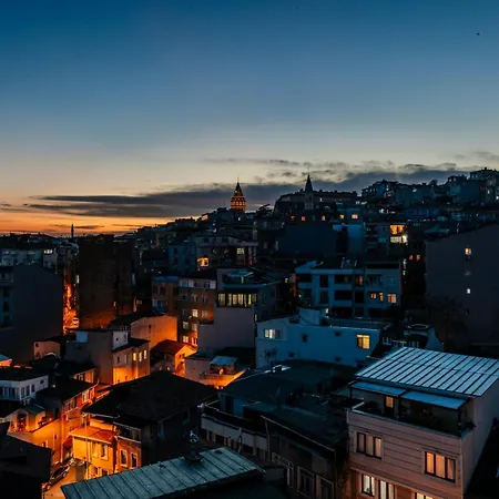 Roys & İstanbul