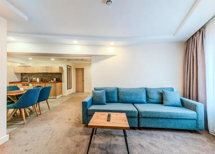 Roys Hotel&suites Hotel