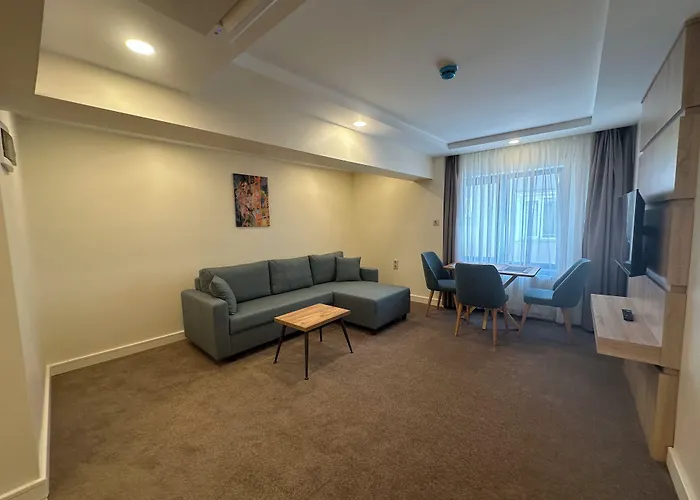 Roys Hotel&suites Hotel