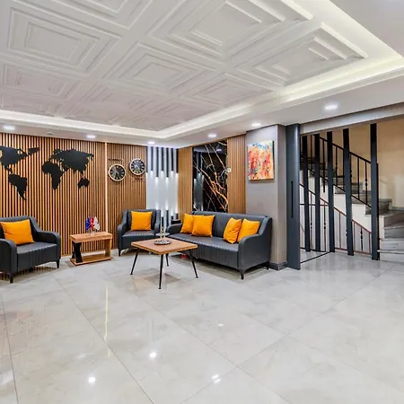 Hotel Roys &