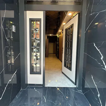 Roys & 4* Κωνσταντινούπολη