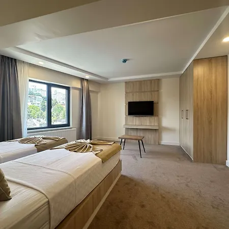 Roys & Hotel 4*