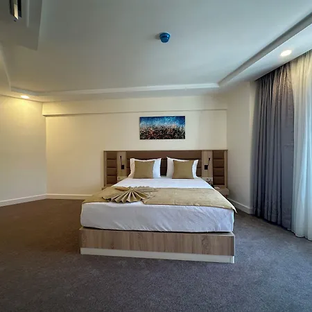 Roys & 4* Istanbul