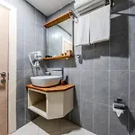 Roys & Hotel 4*