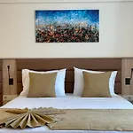 Roys & 4* Istanbul